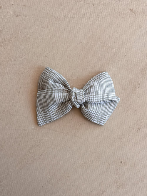 Classic Bow Clip || Carden