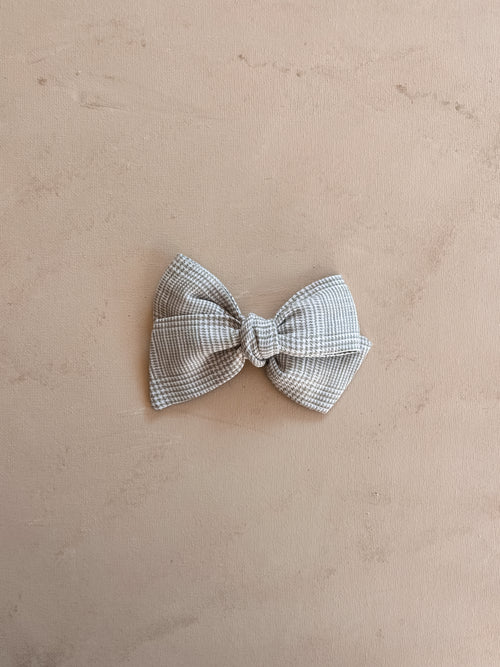 Classic Bow Clip || Carden