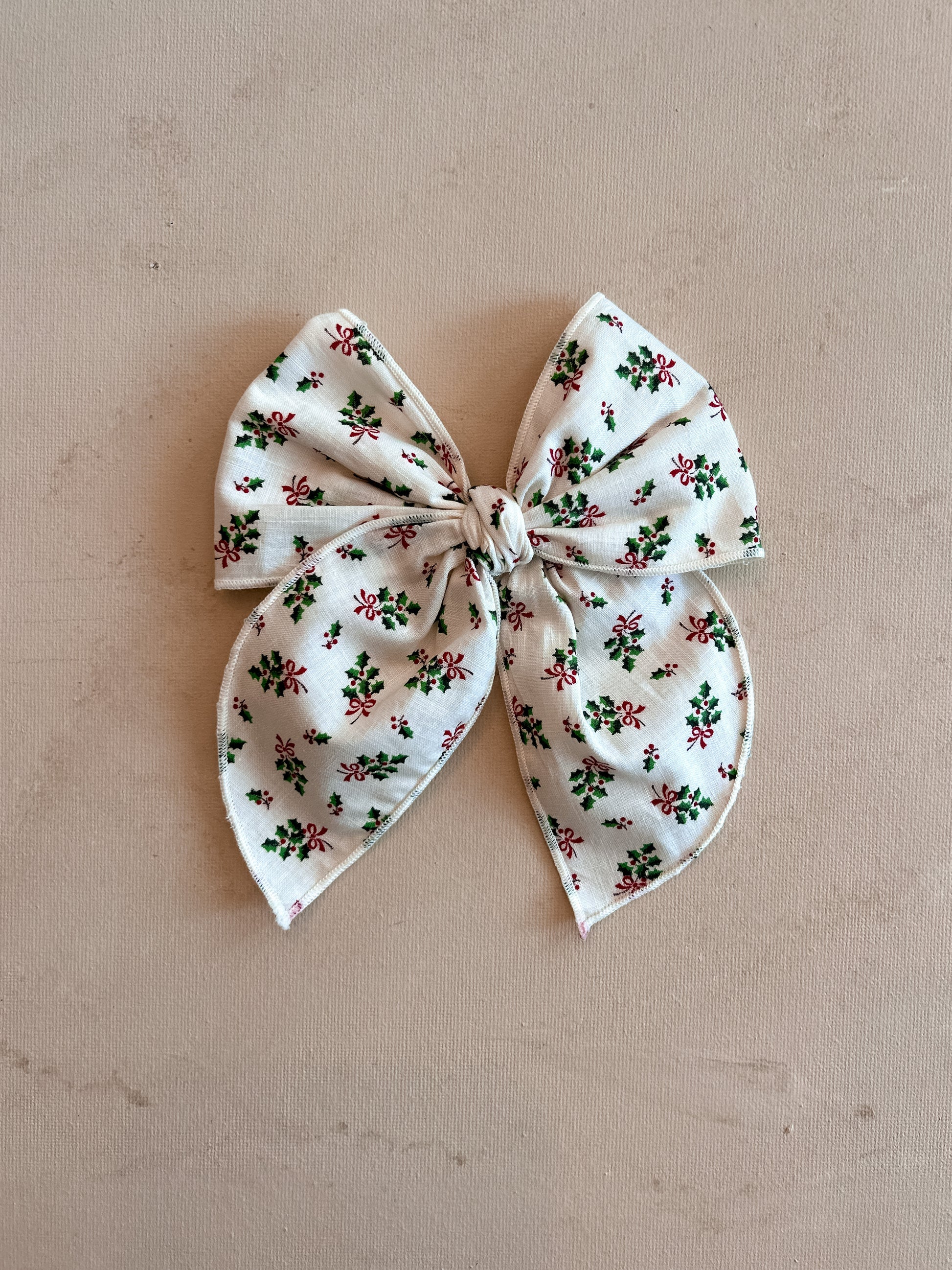 Fable Bow Clip || Holly