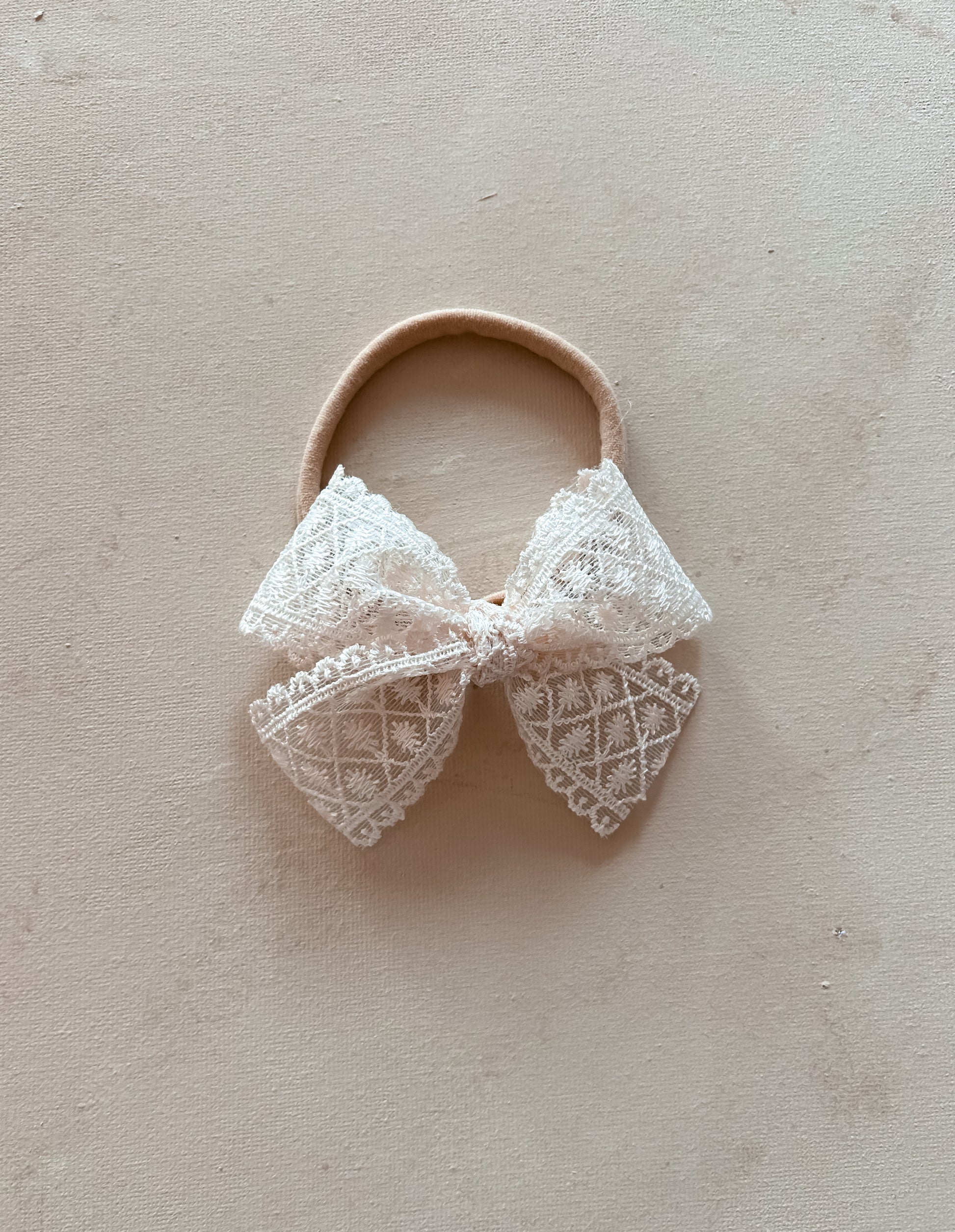 Ribbon Bow Band || Vixen