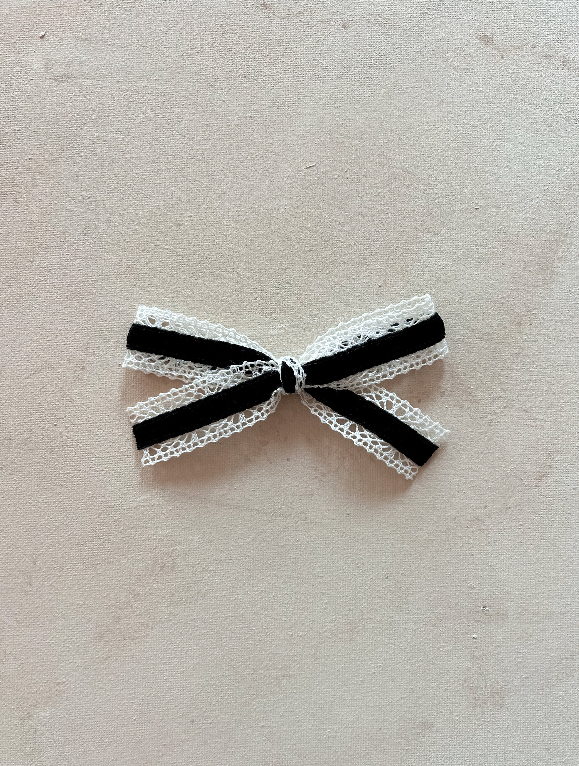 Ribbon Bow Clip || Gala