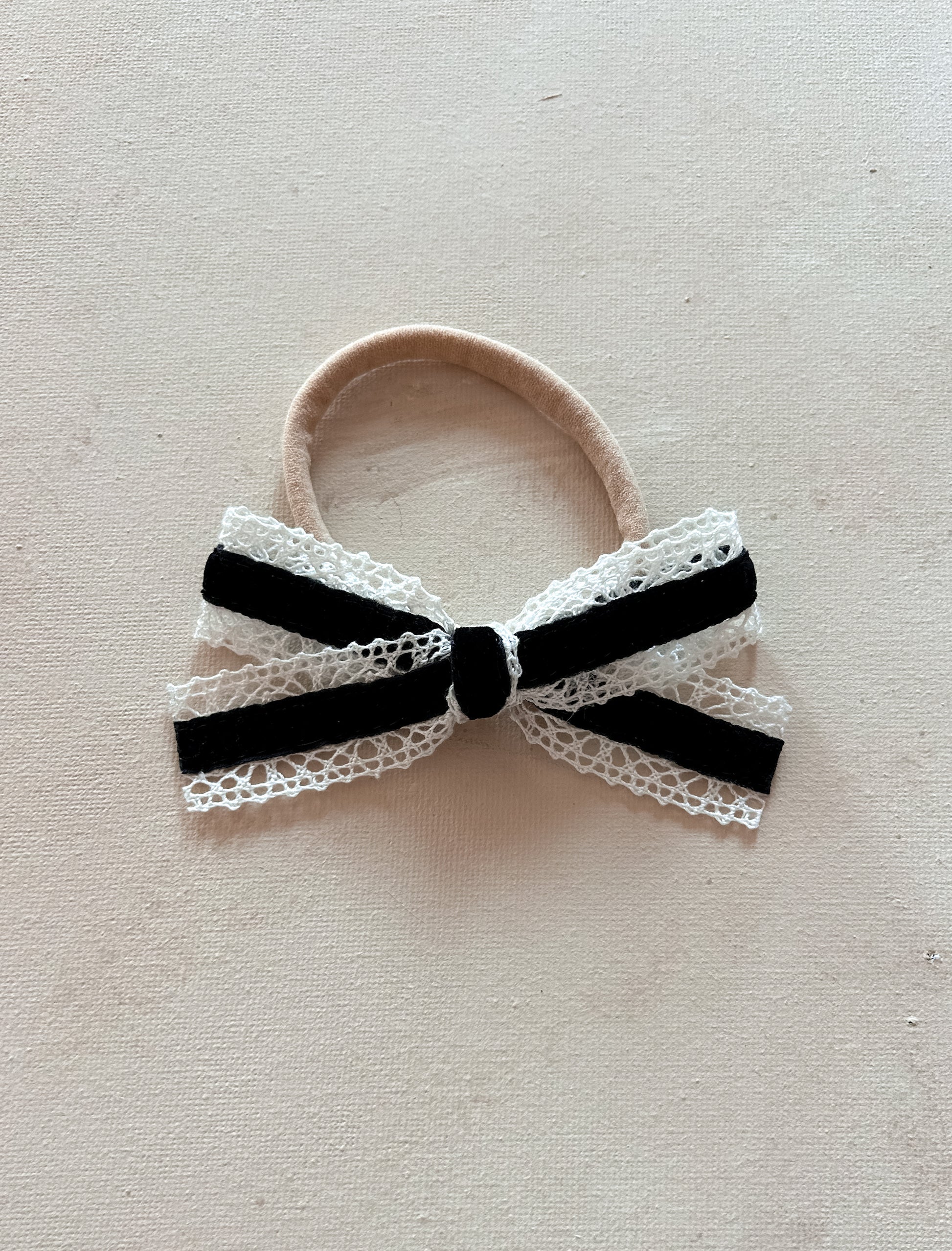 Ribbon Bow Band || Gala