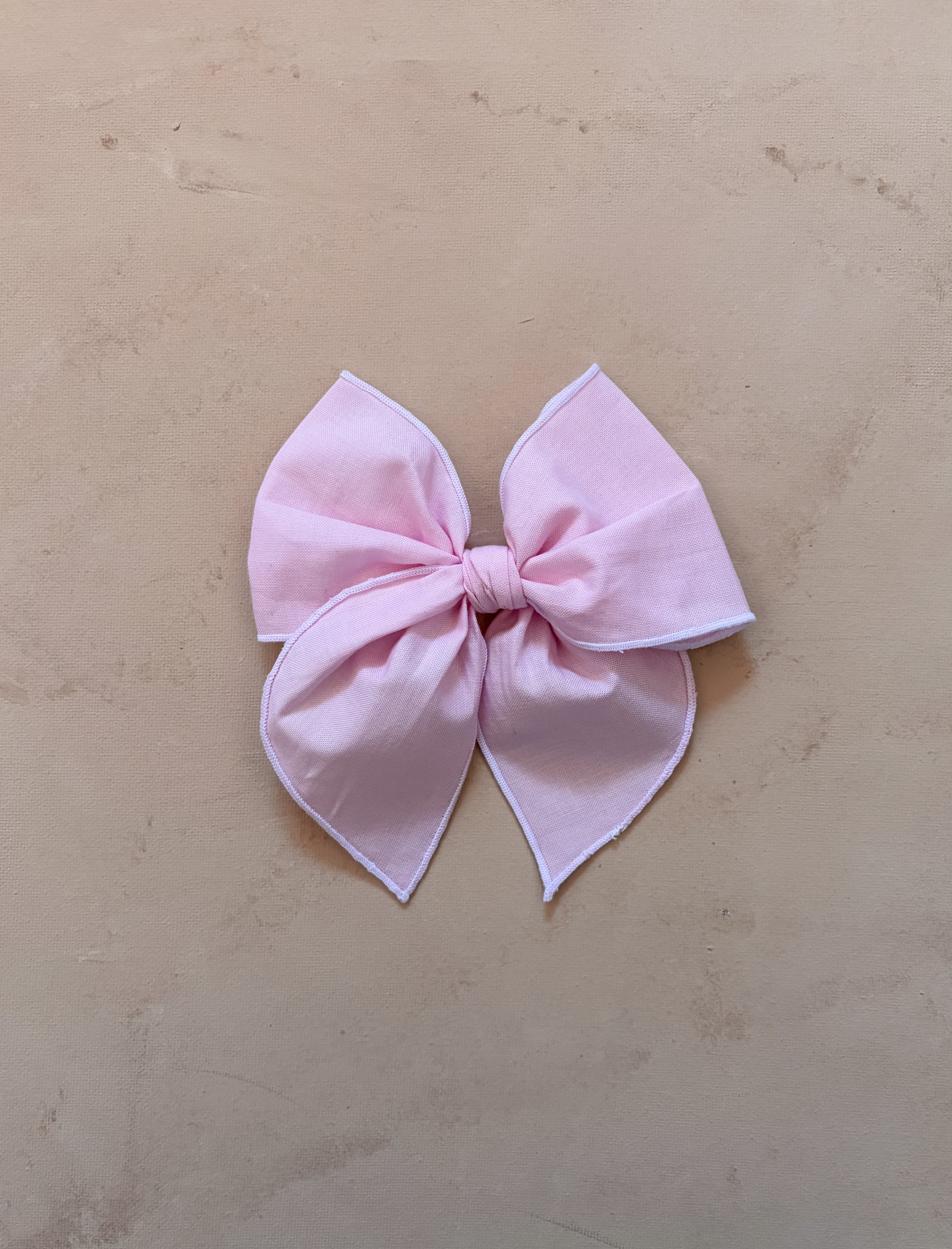 Fable Bow Clip || Bubblegum