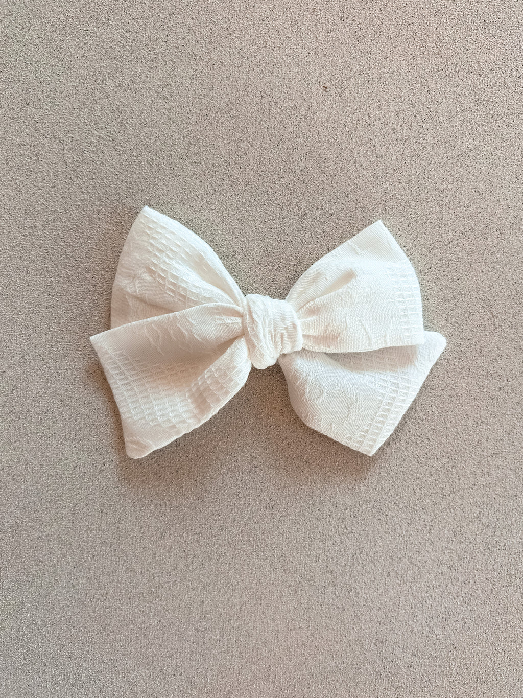 Classic Bow Clip || White Texture