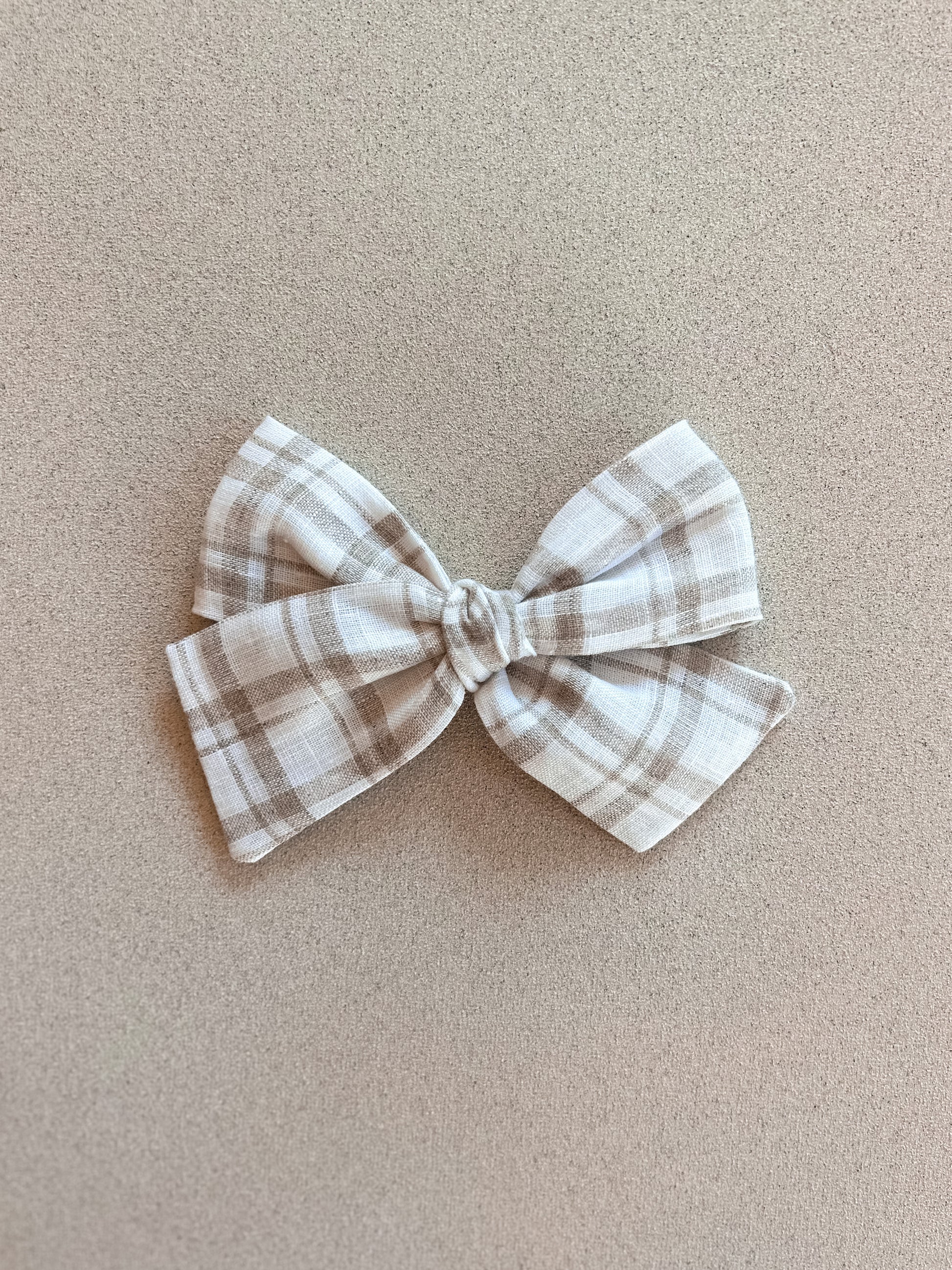 Classic Bow Clip || White Natural Check