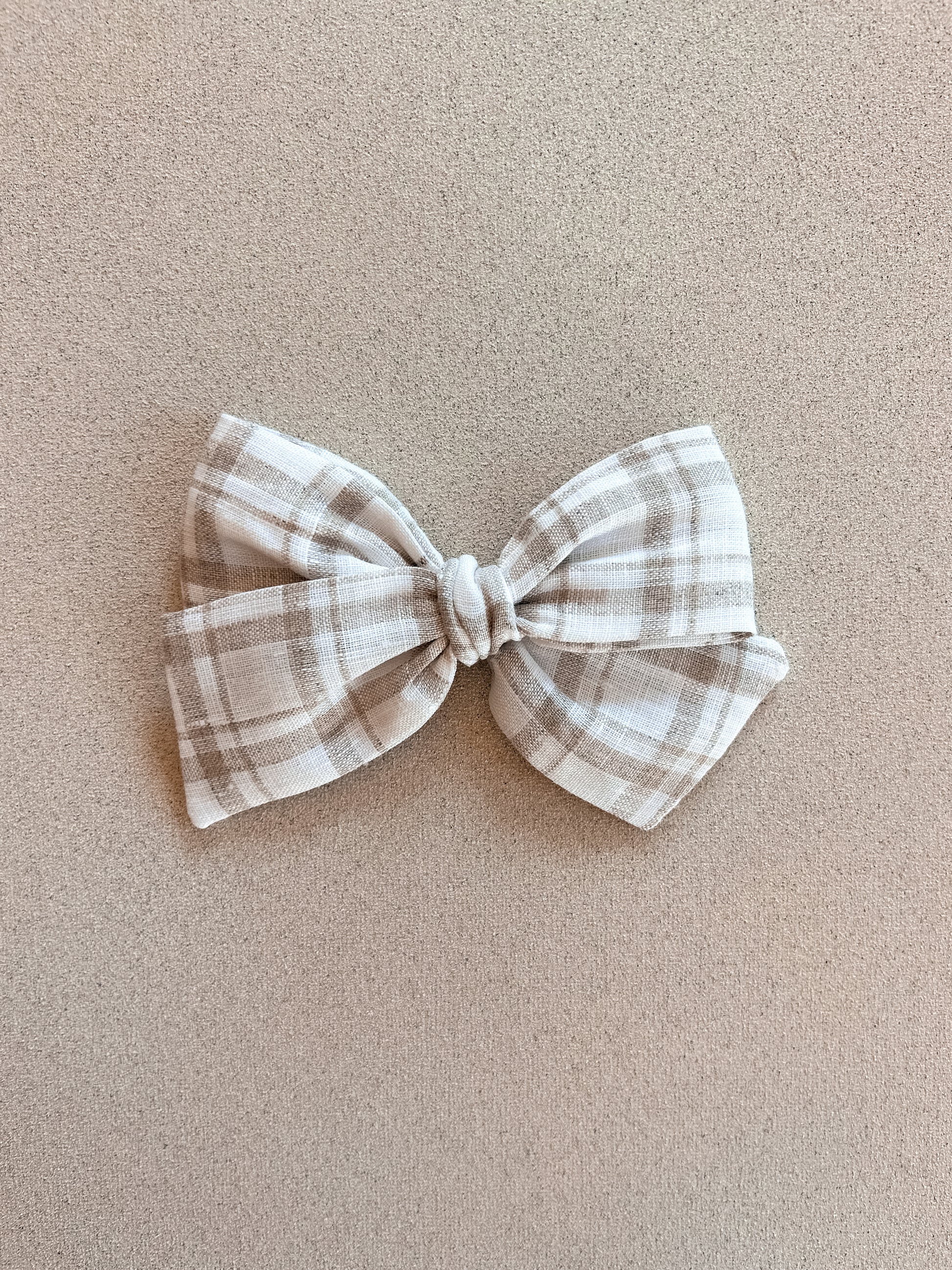 Classic Bow Clip || White Natural Check