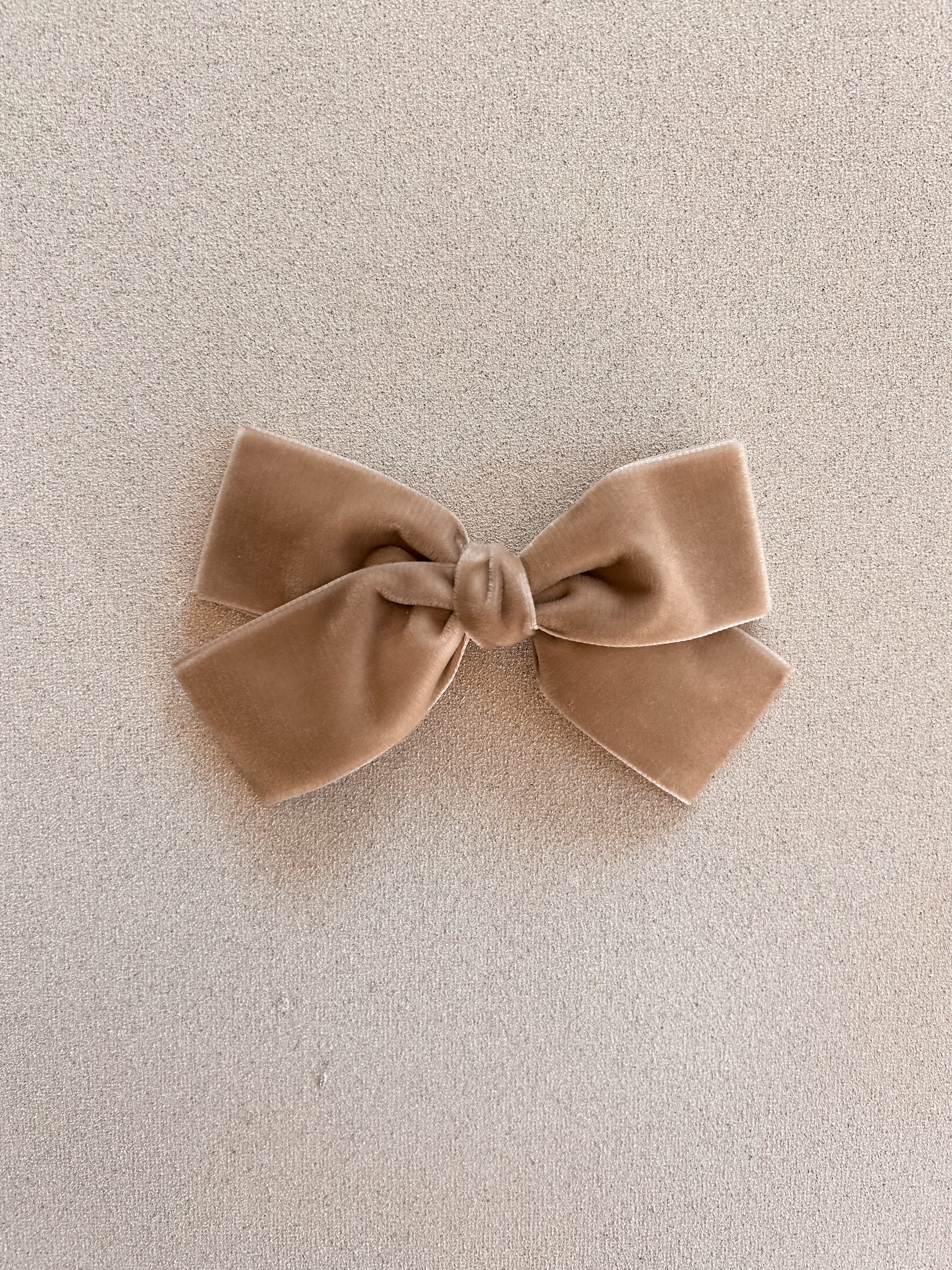 Classic Ribbon Bow Clip || Velvet Sand