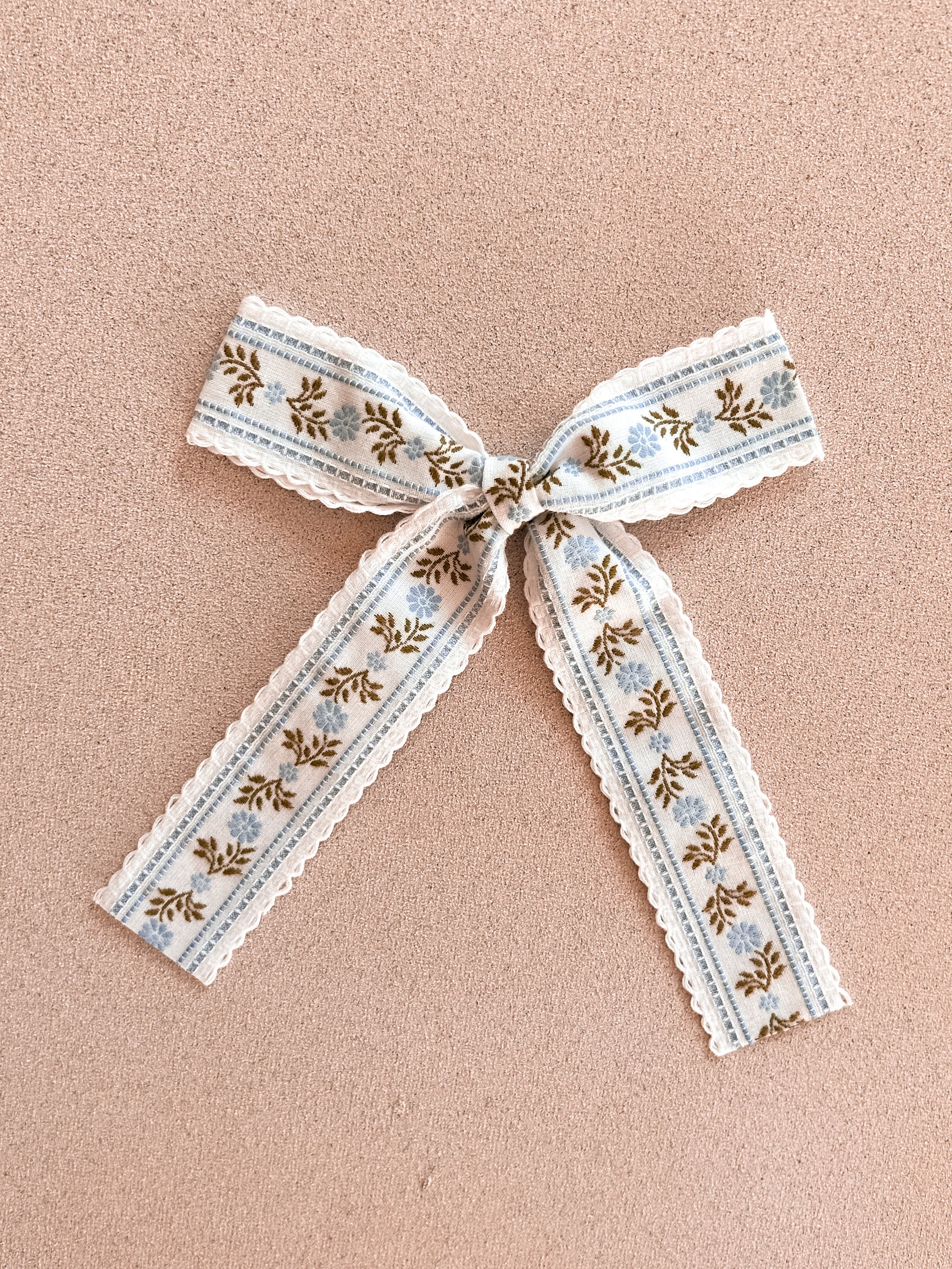 Oversized Ribbon Bow Clip || Scalloped Blue Floral Ribbon
