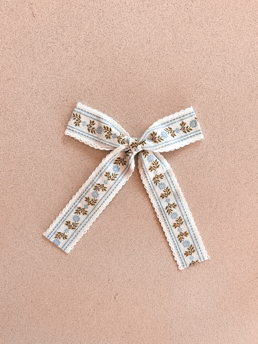 Oversized Ribbon Bow Clip || Scalloped Blue Floral Ribbon