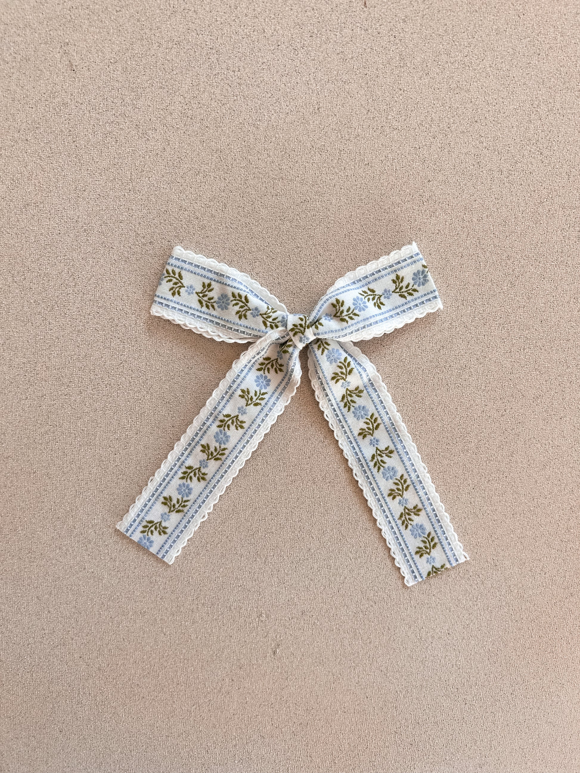 Oversized Ribbon Bow Clip || Scalloped Blue Floral Ribbon
