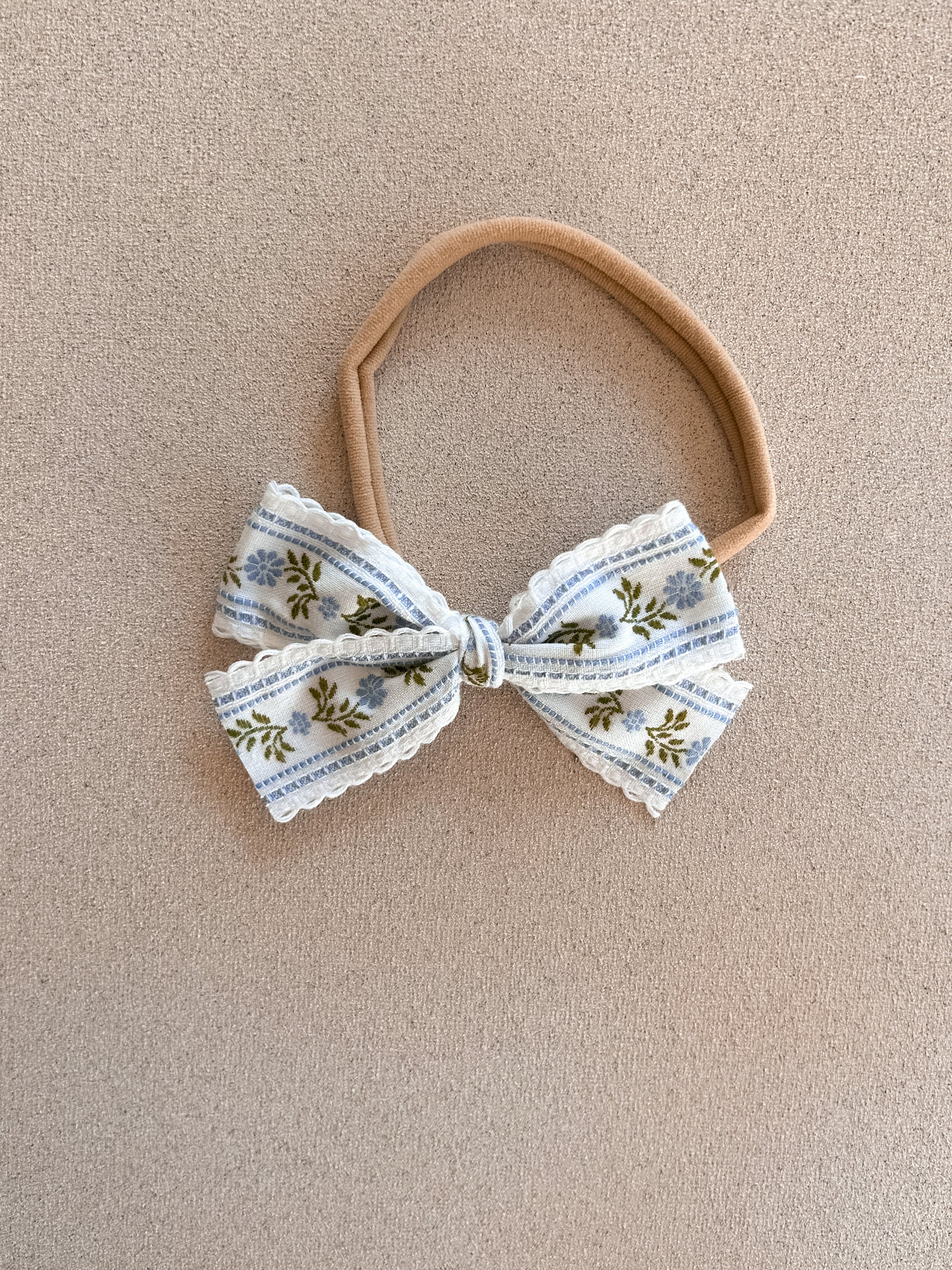 Petite Classic Ribbon Bow Band || Scalloped Blue Floral Ribbon