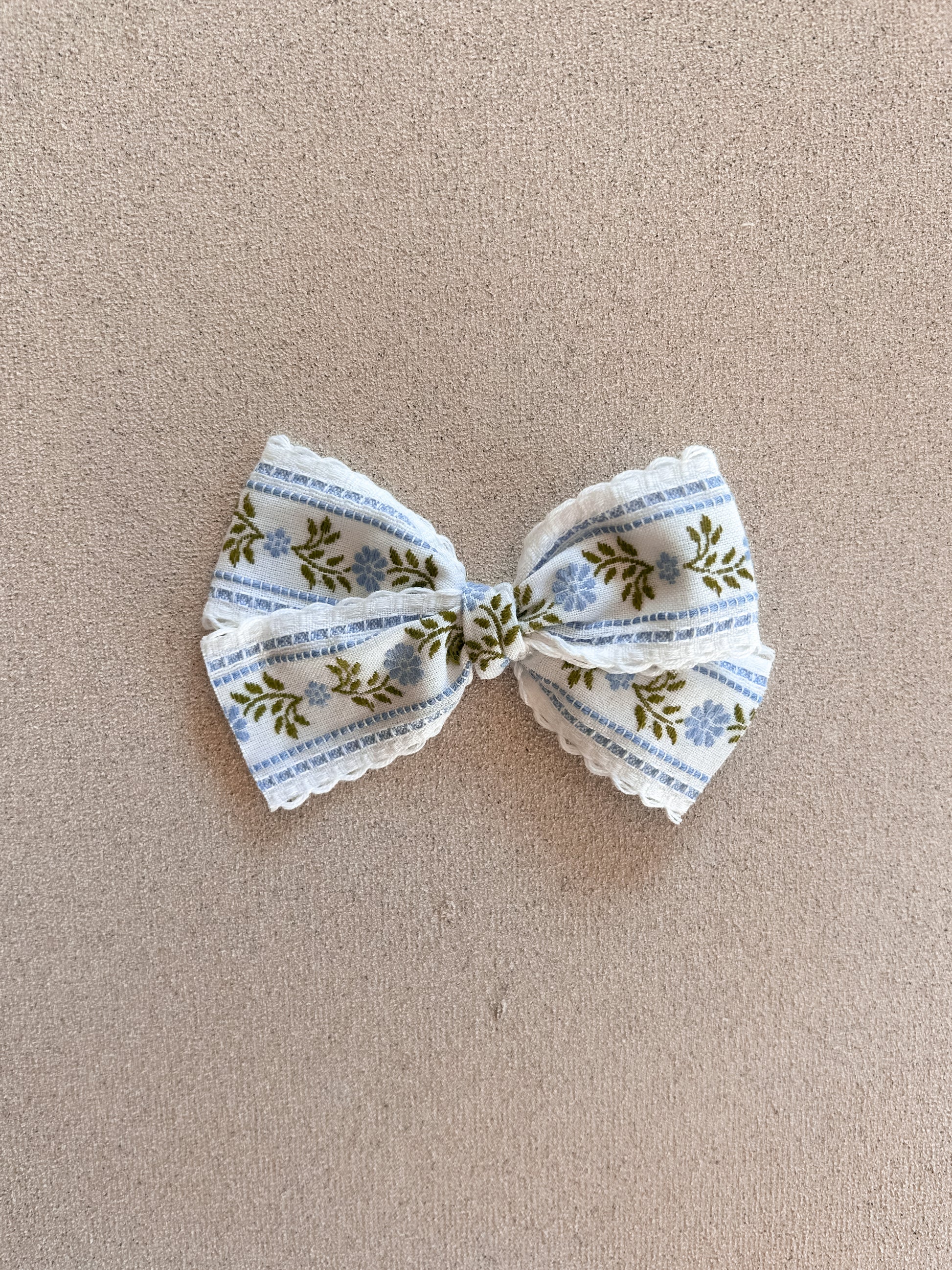 Petite Classic Ribbon Bow Clip || Scalloped Blue Floral Ribbon