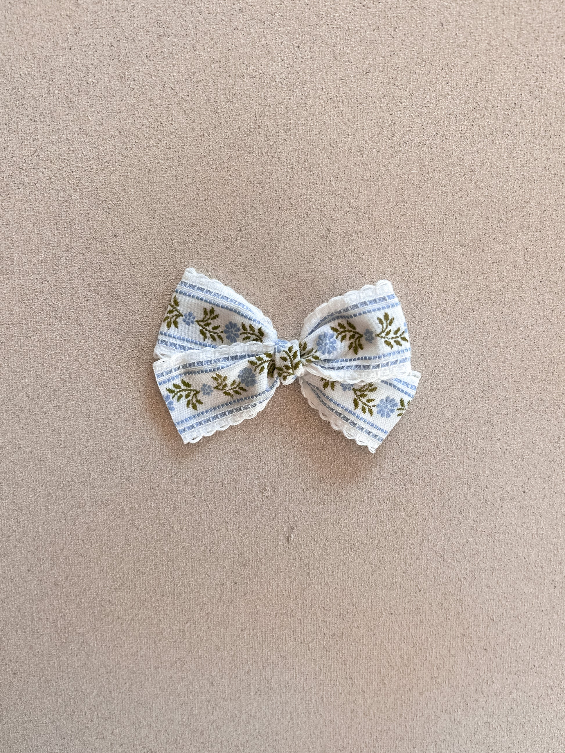 Petite Classic Ribbon Bow Clip || Scalloped Blue Floral Ribbon