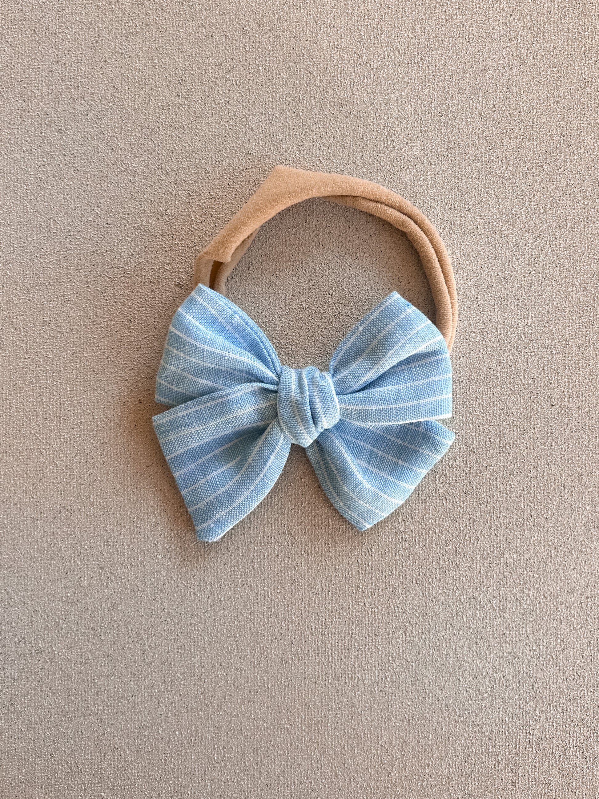 Petite Pinwheel Bow Band || Mijas Stripe