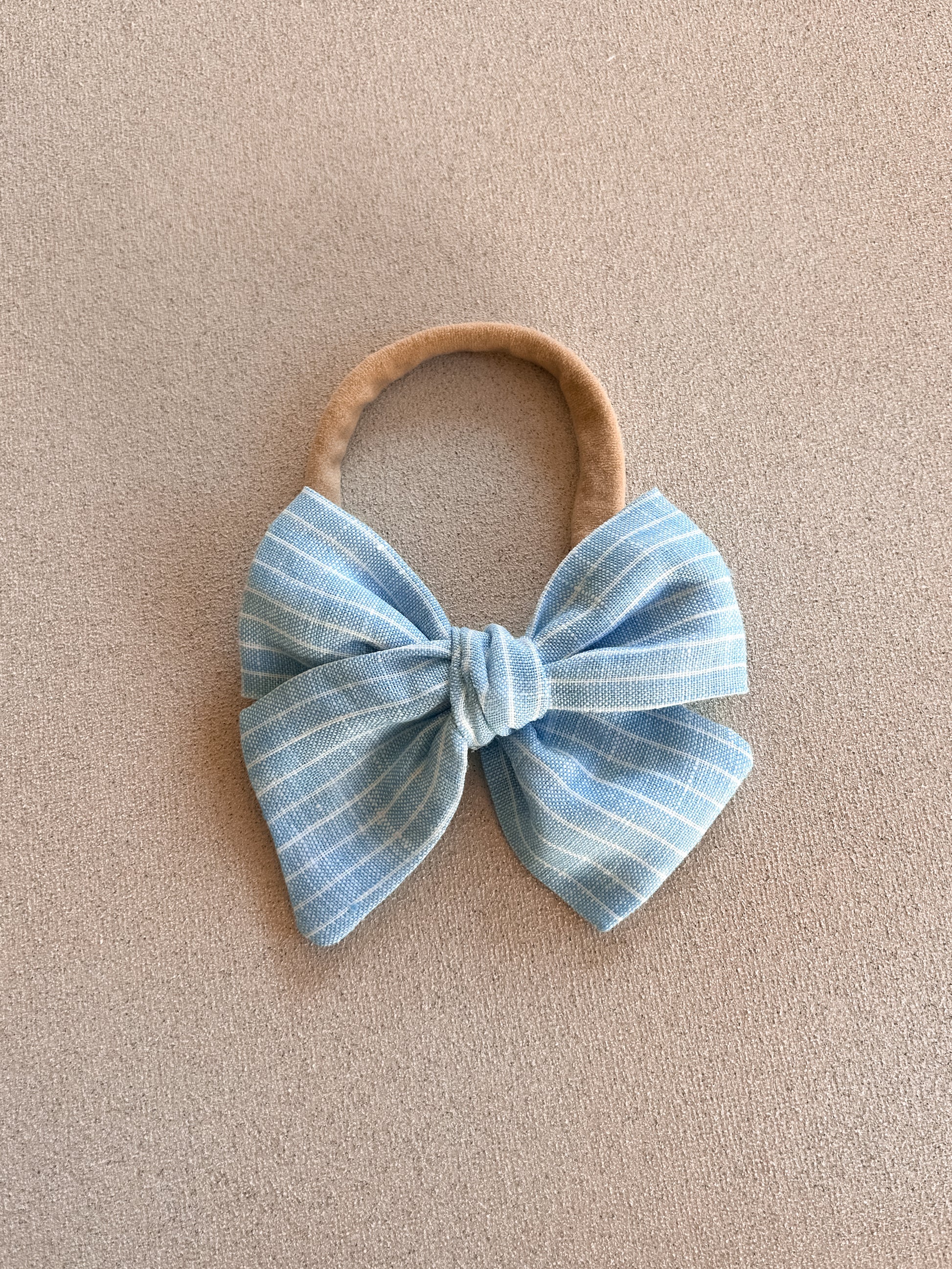 Pinwheel Bow Band || Mijas Stripe