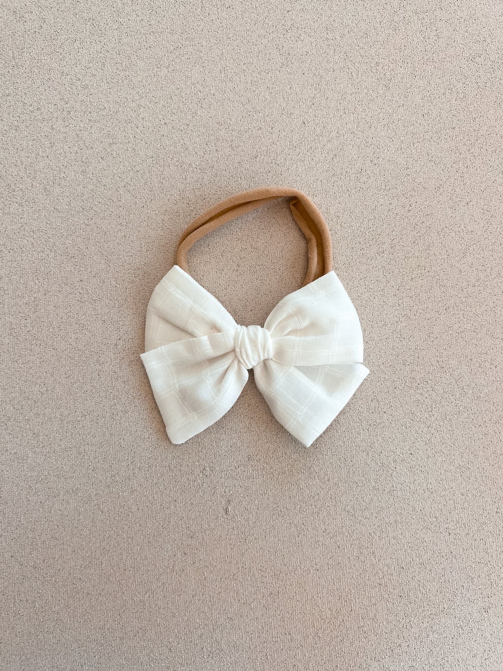 Pinwheel Bow Band || White Check