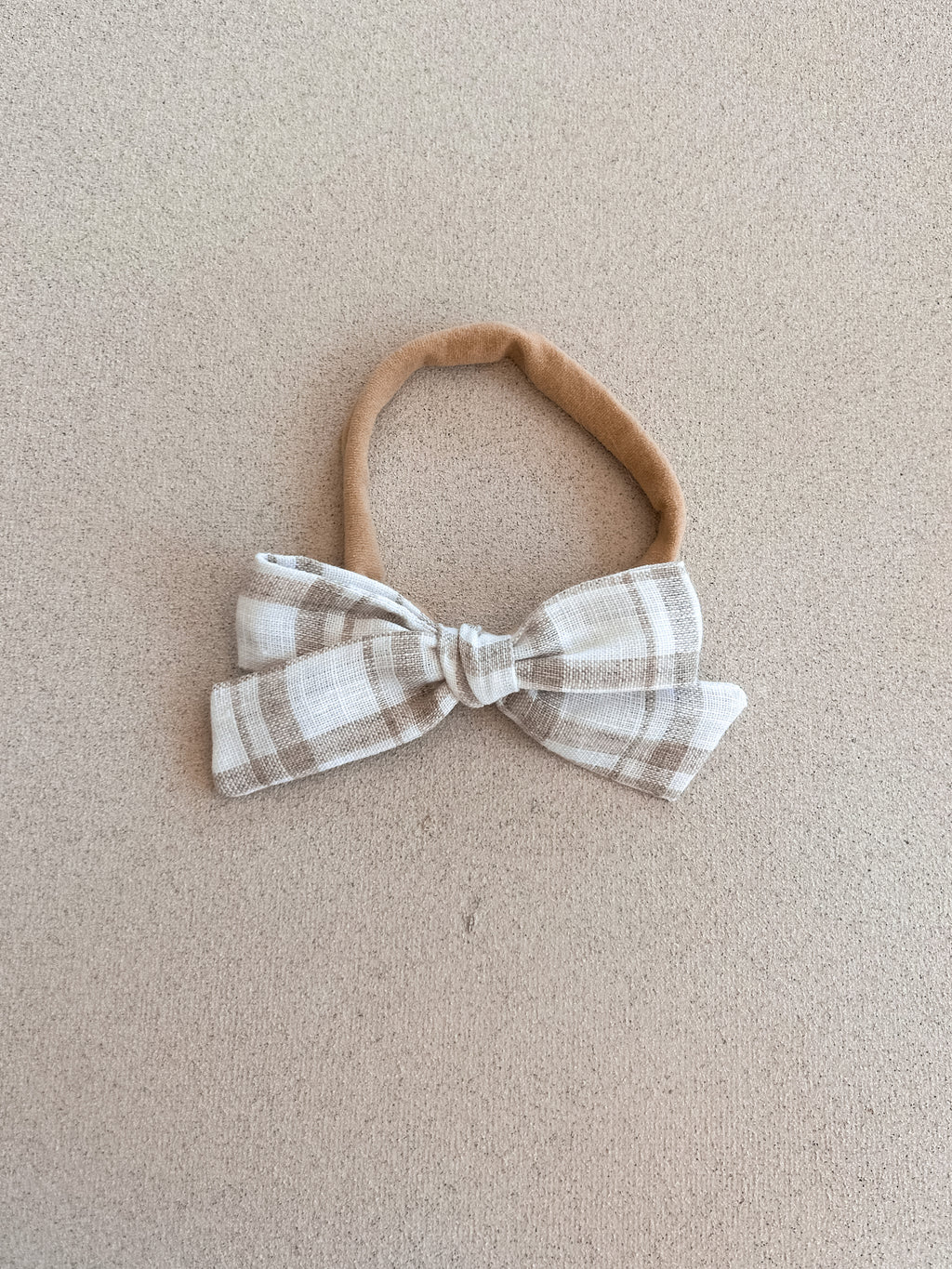 Petite Narrow Bow Band || White Natural Check
