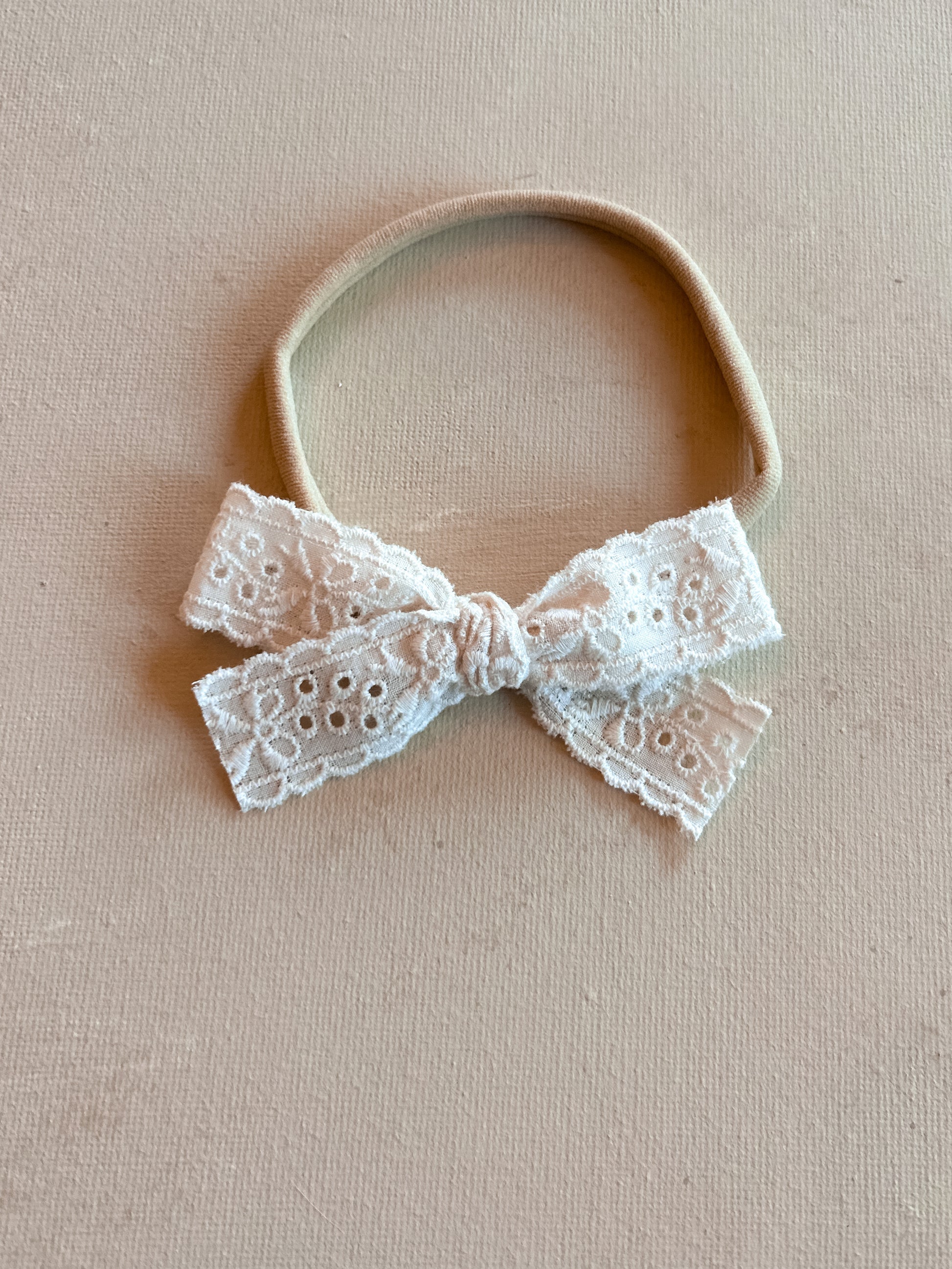 Petite Ribbon Bow Band || Ivory Eyelet
