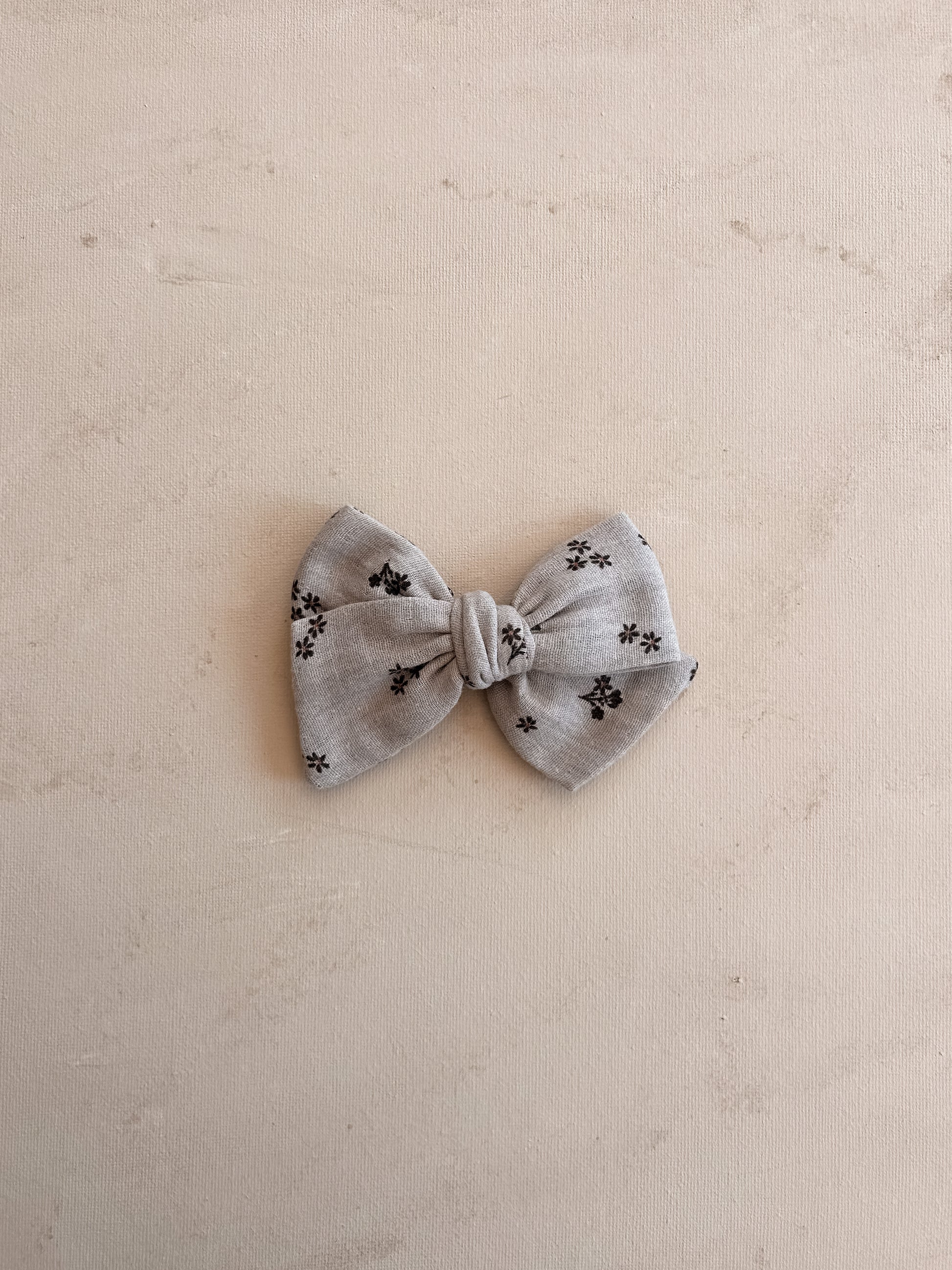 Classic Bow Clip || Grove