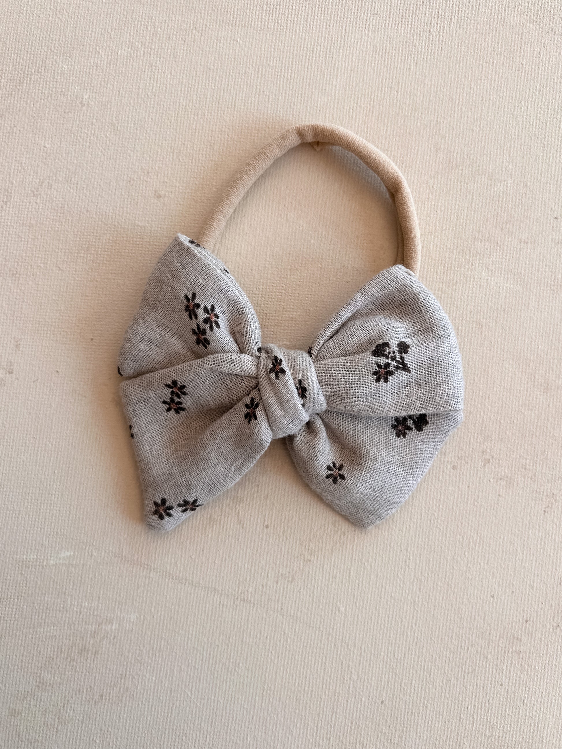 Pinwheel Bow Band || Grove