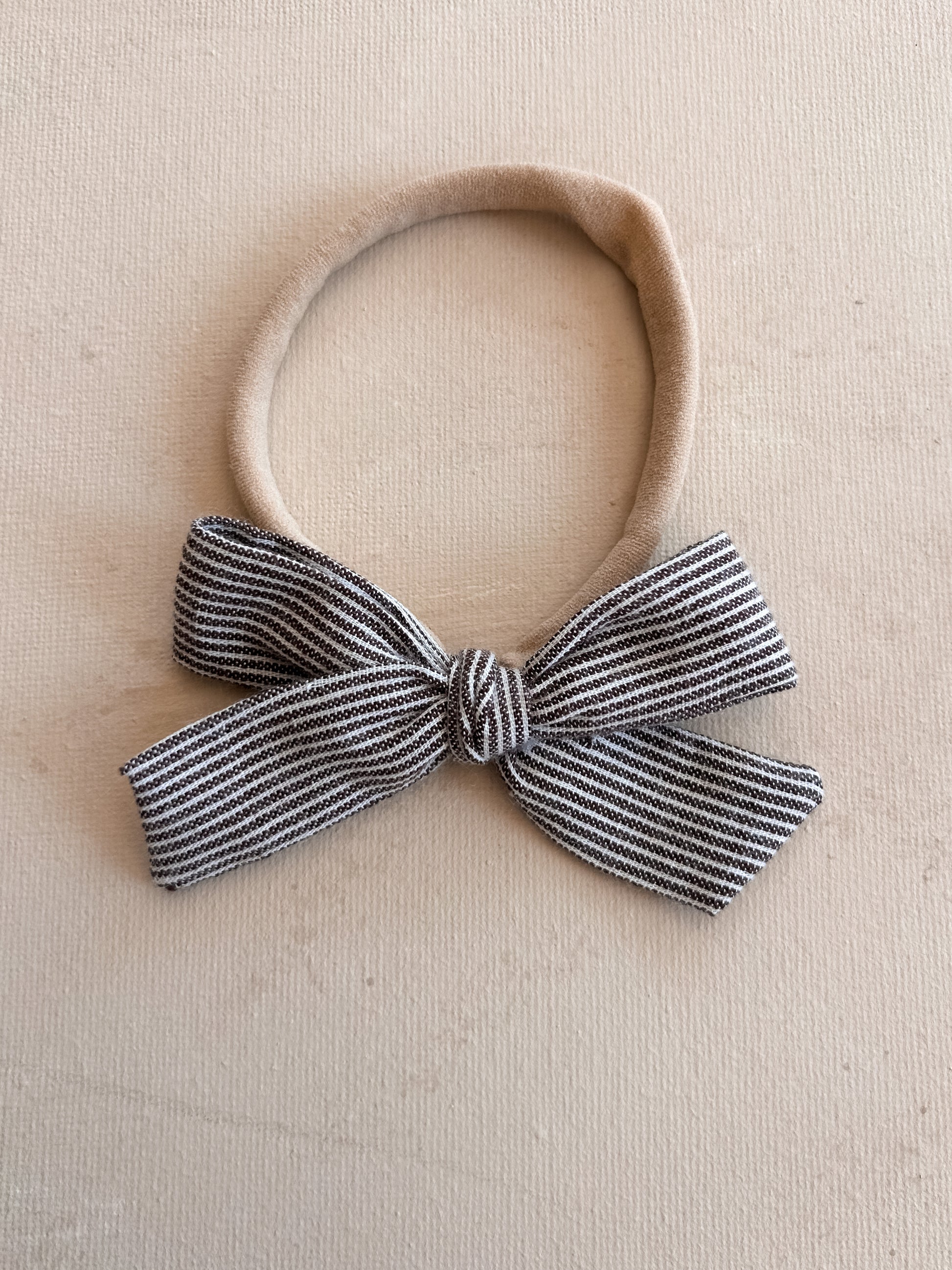 Petite Narrow Bow Band || Coffee