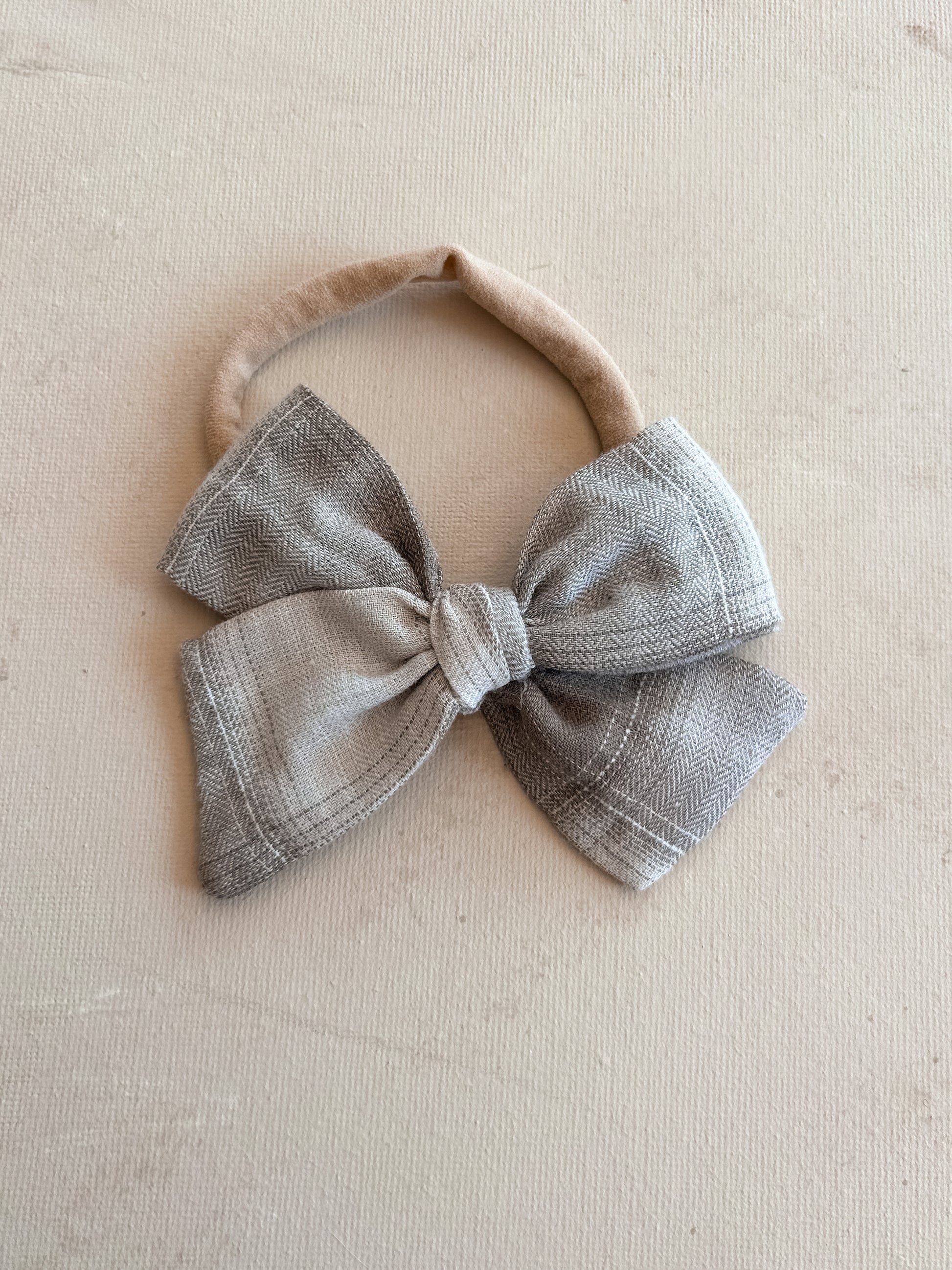 Pinwheel Bow Band || Flannel