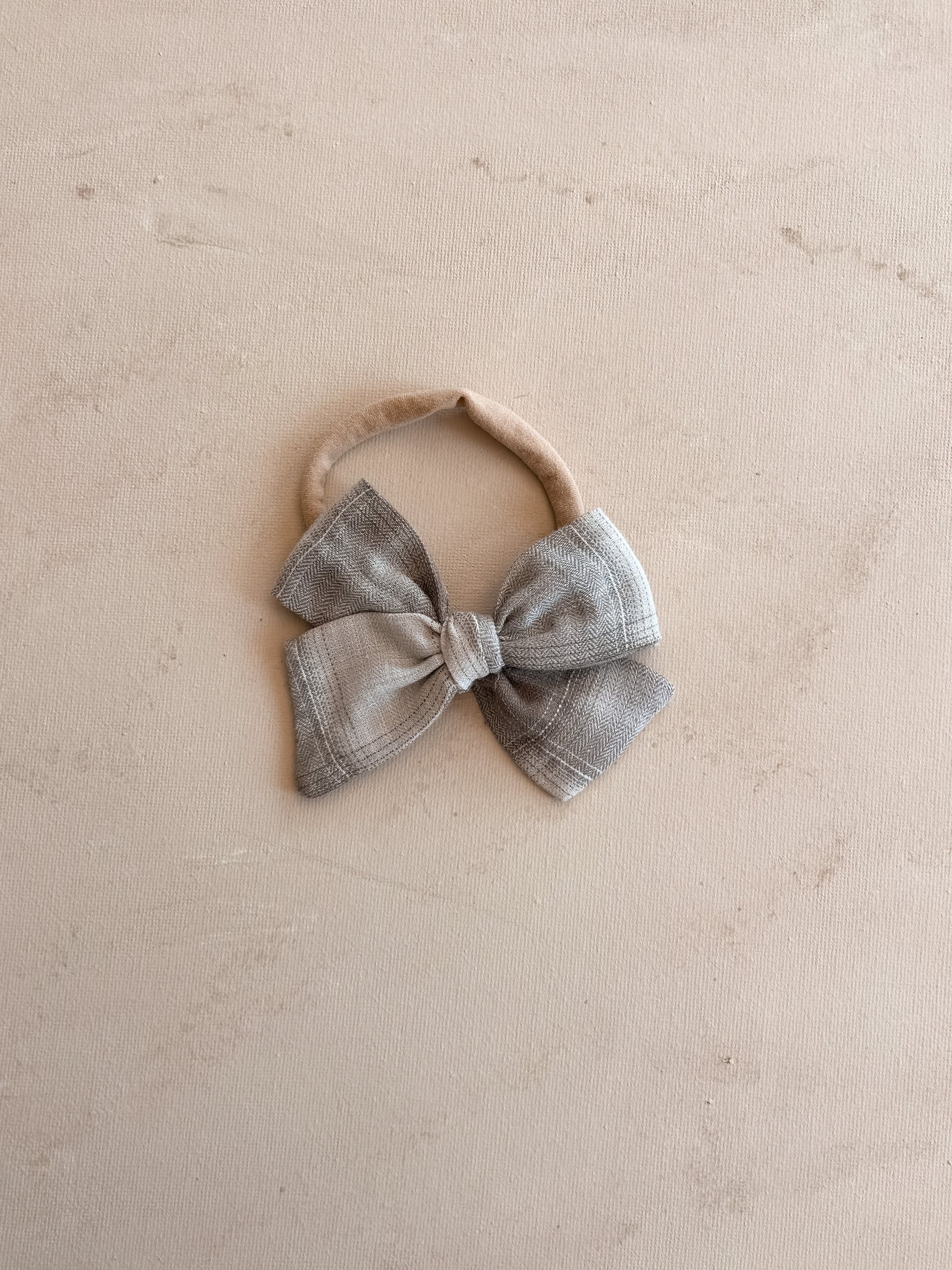 Pinwheel Bow Band || Flannel