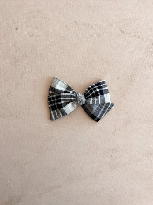 Classic Bow Clip || Galette