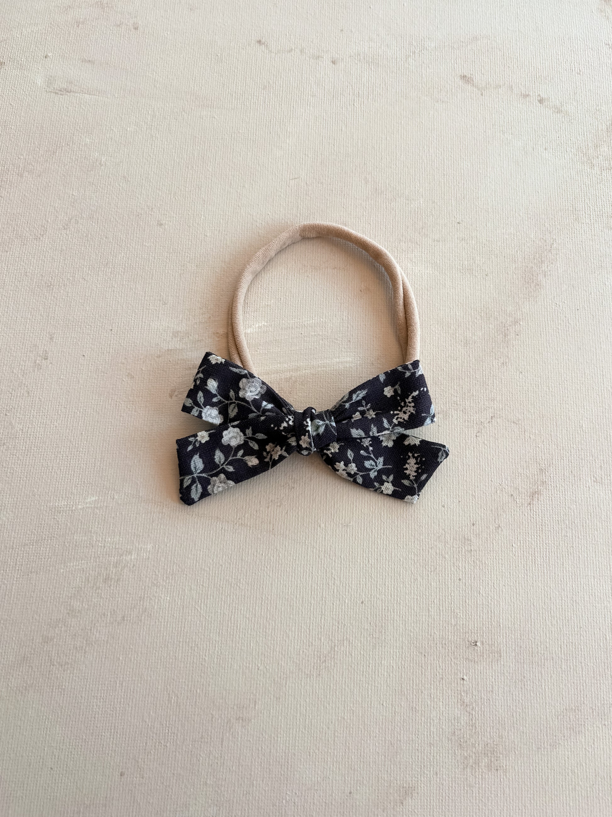 Petite Narrow Bow Band || Flora