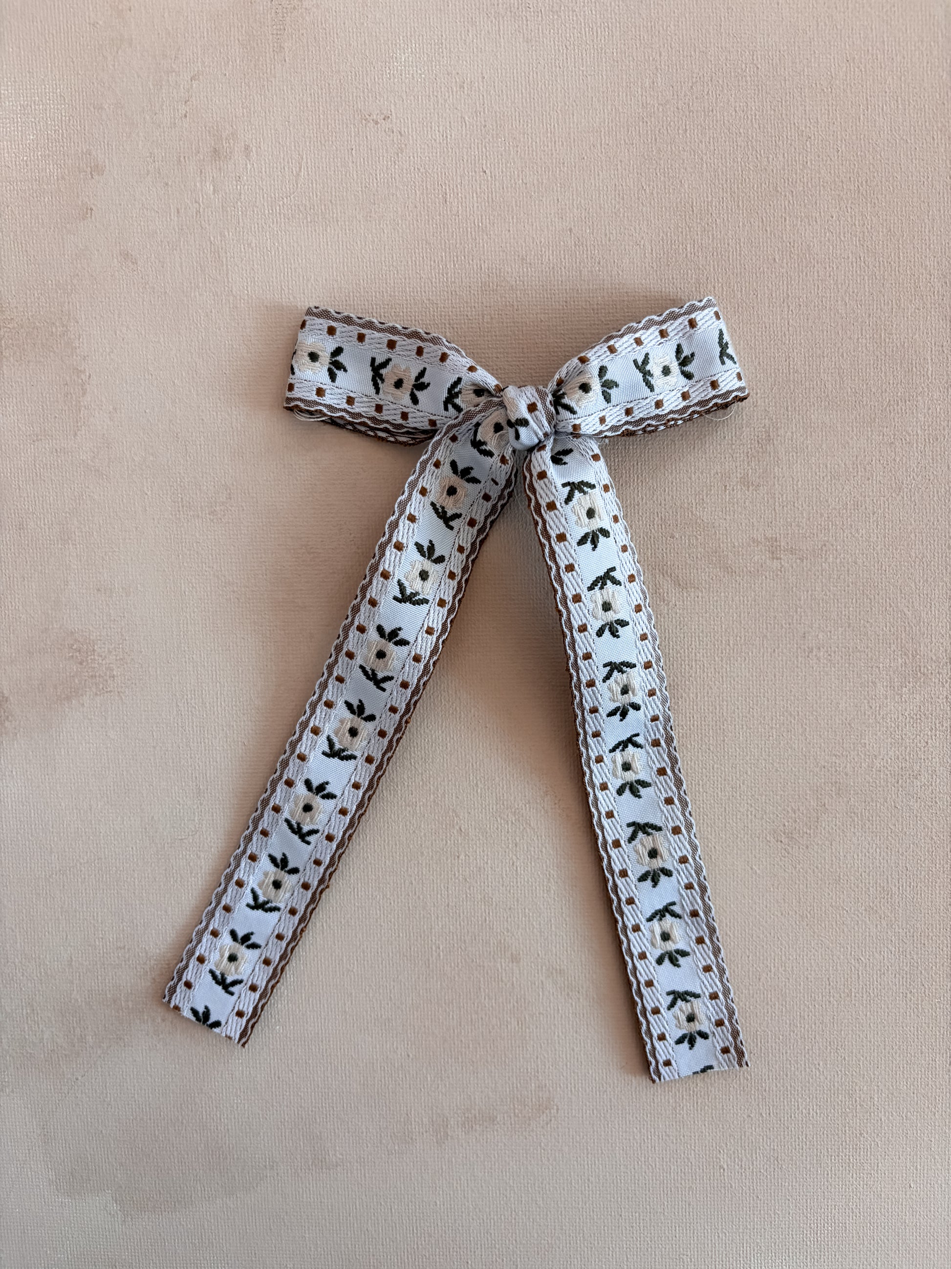 Oversized Ribbon Bow Clip | Quinn
