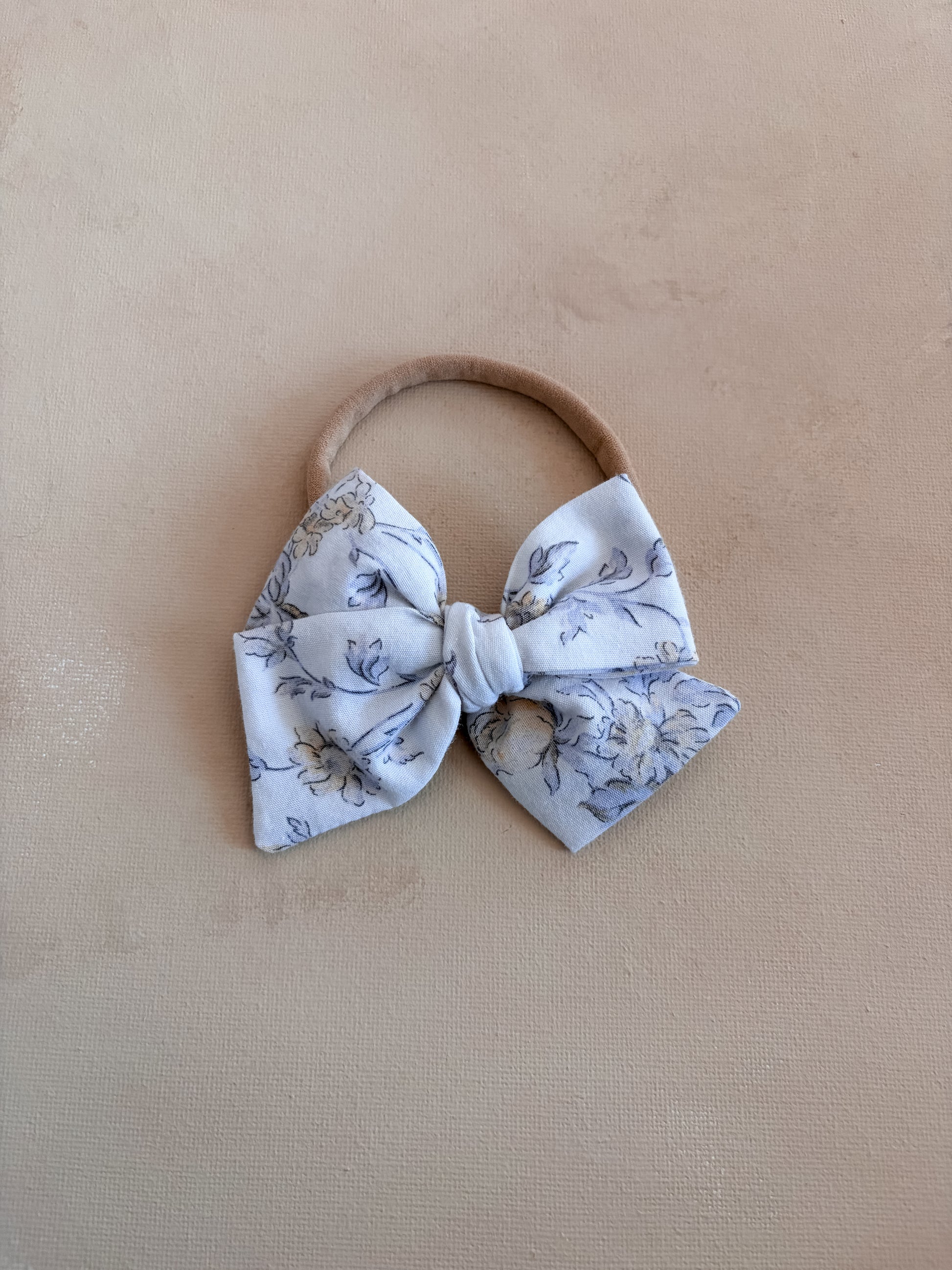 Petite Pinwheel Bow Band | Faye