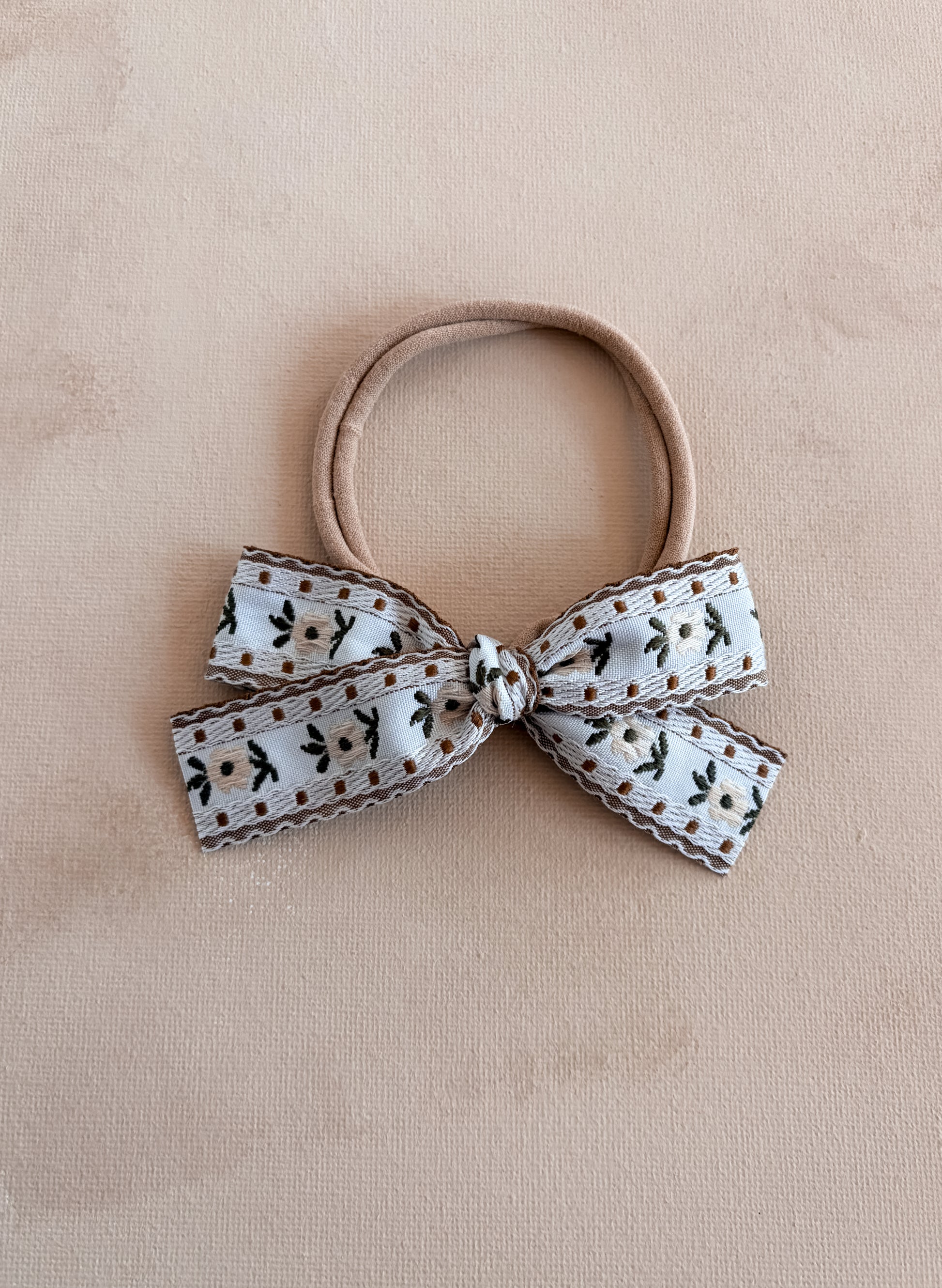 Ribbon Bow Band | Quinn