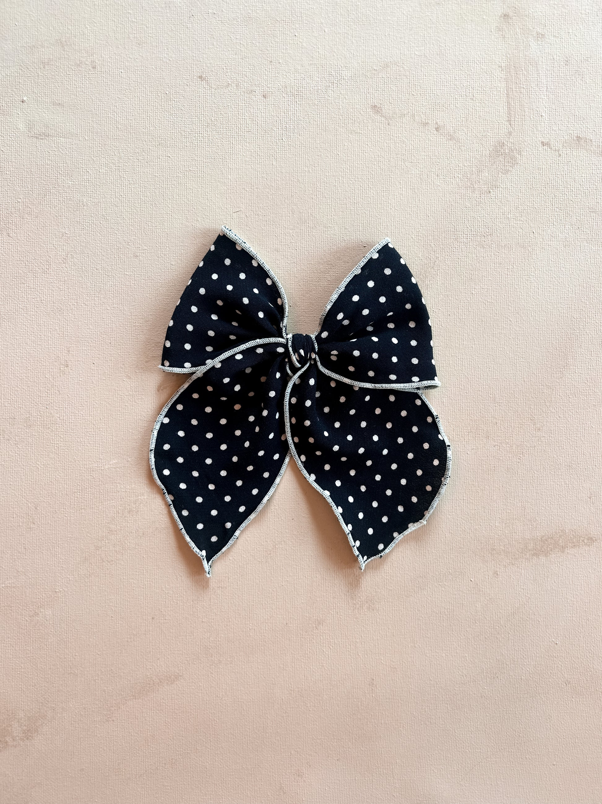 Vintage Fable Bow Clip || Betty