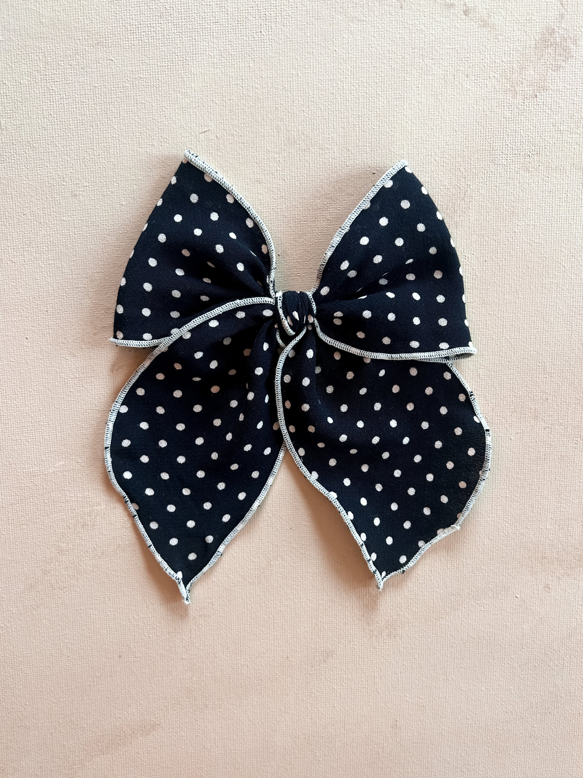 Vintage Fable Bow Clip || Betty